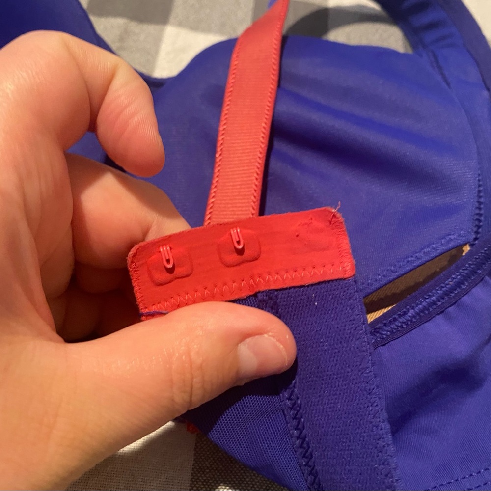 Lululemon Athletica Adjustable Sports Bra 34C - Picture 6 of 9